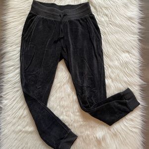 Lululemon Running Athleisure Warm Down Velour Jogger Pants Heathered Black 6